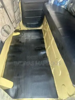 Bajaj RE 2000