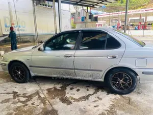 Nissan Sunny Super Saloon 2000