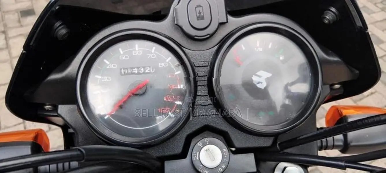 Bajaj CT100 2024