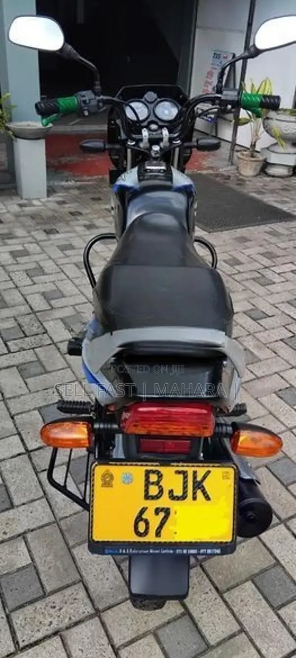 Bajaj CT100 2024