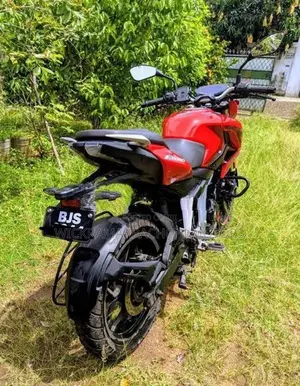 Bajaj Pulsar N160 2025