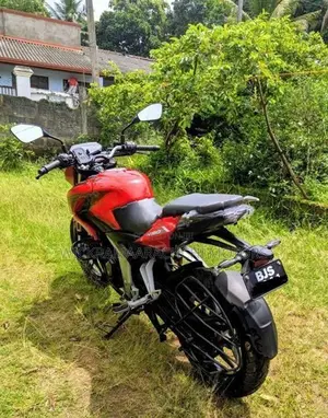 Bajaj Pulsar N160 2025