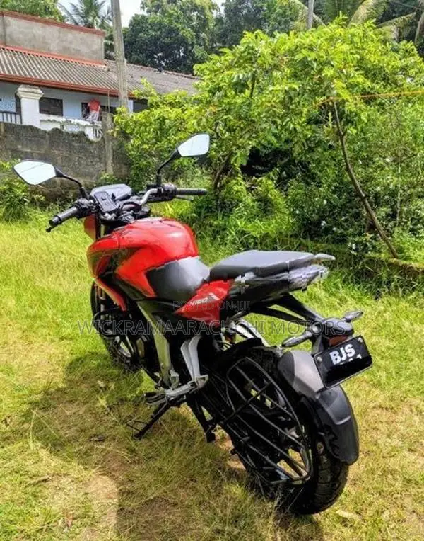 Bajaj Pulsar N160 2025
