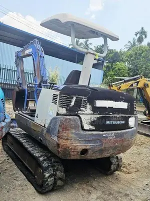 Mitsubishi MM 30B Excavator