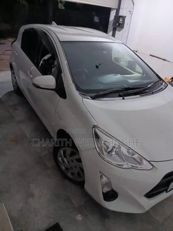 Toyota Aqua 2015