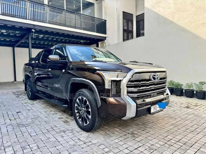 Toyota TUNDRA i-FORCE MAX 2024