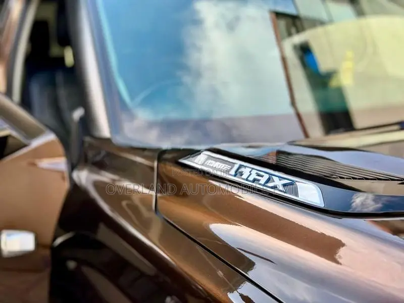 Toyota TUNDRA i-FORCE MAX 2024