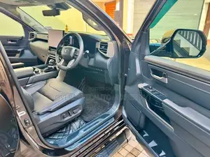 Toyota TUNDRA i-FORCE MAX 2024
