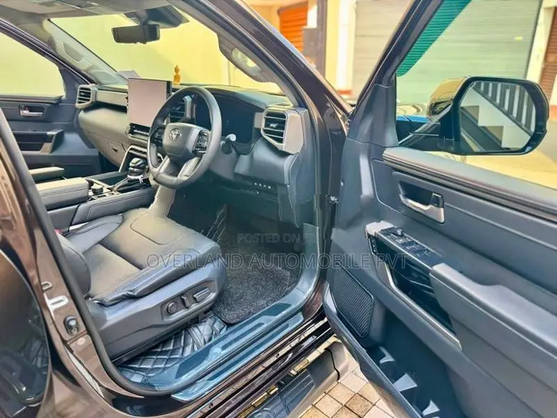 Toyota TUNDRA i-FORCE MAX 2024