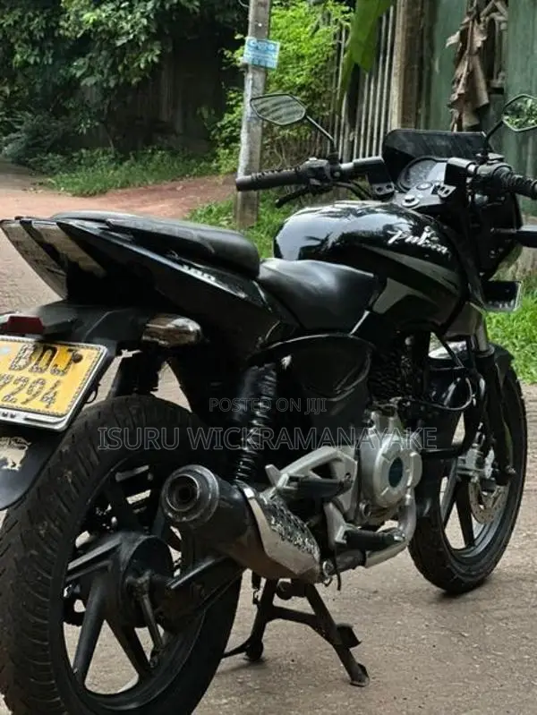 Bajaj Pulsar 180 2016