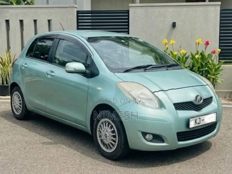 Toyota Vitz SCP90 2008