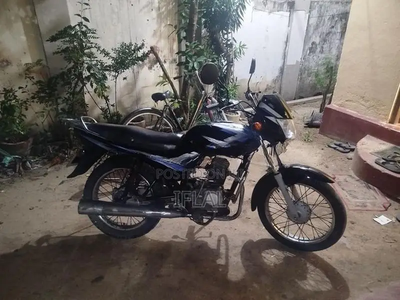 Bajaj CT100 2010