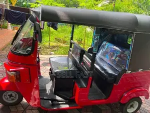 Bajaj RE 2011