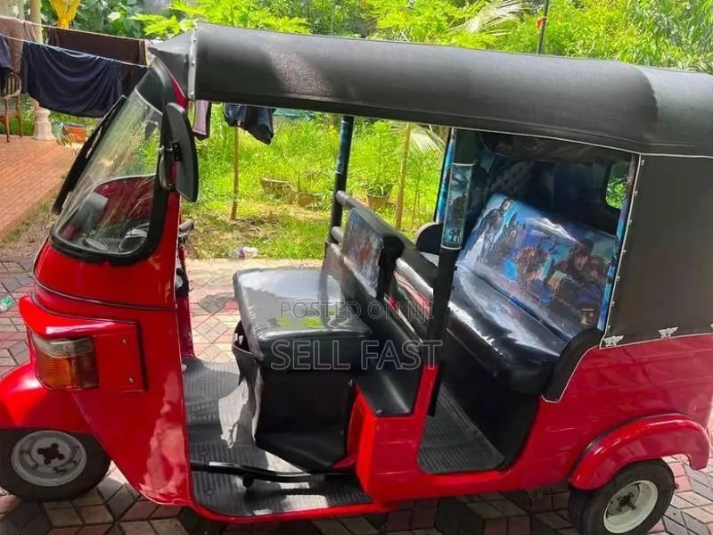 Bajaj RE 2011