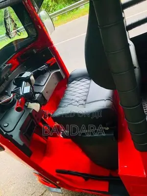 Bajaj RE 2015