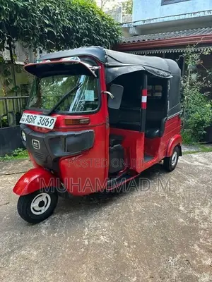 Bajaj RE 2018