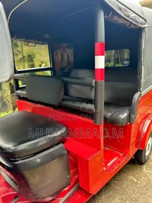 Bajaj RE 2018