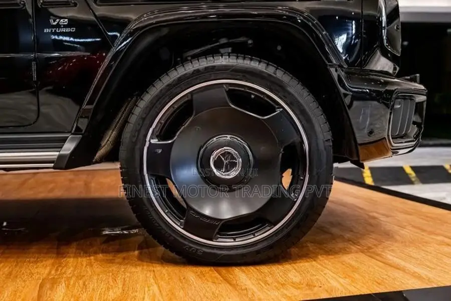 Mercedes Benz G Wagon G63 AMG RED LEATHER 2025