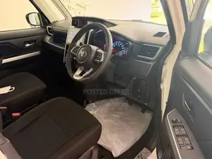 Toyota Roomy Custom GT 2025