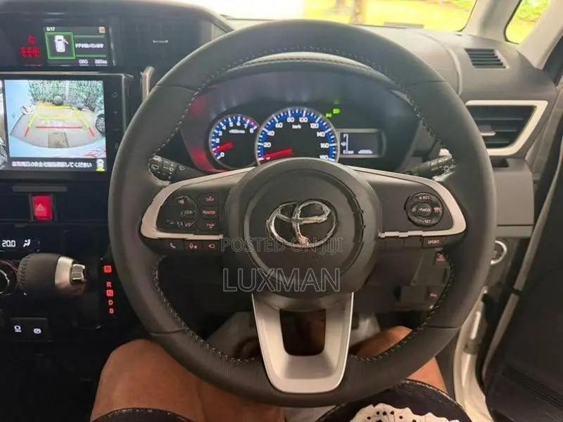 Toyota Roomy Custom GT 2025