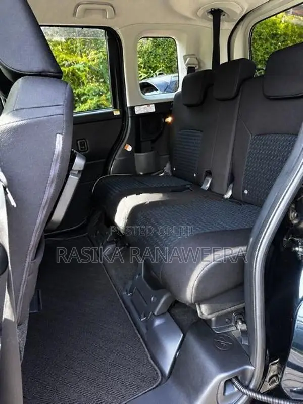 Toyota Roomy Custom GT 2023