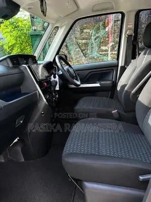 Toyota Roomy Custom GT 2023