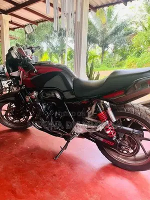 Honda CB4 Revo 2016