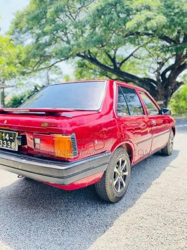 Nissan Sunny B11 1984