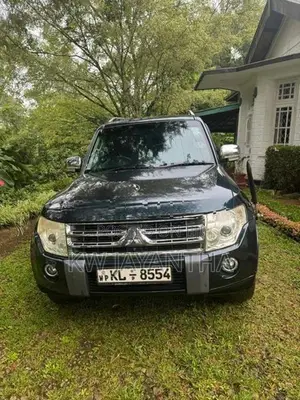 Mitsubishi Montero 2010