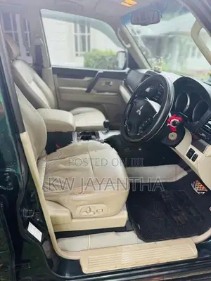 Mitsubishi Montero 2010