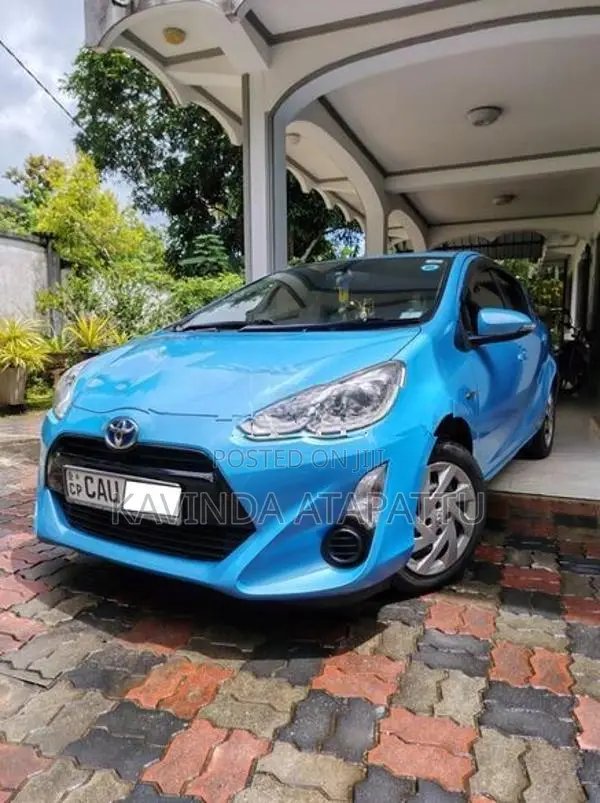 Toyota Aqua 2015