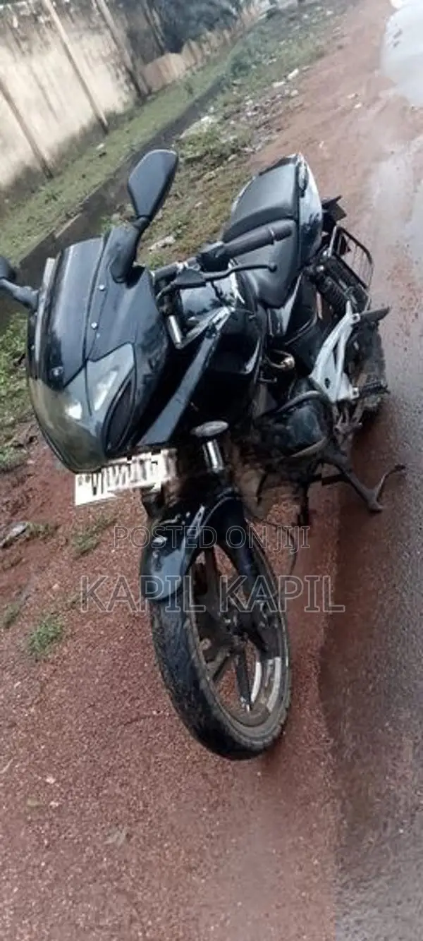 Bajaj Pulsar 220F 2010