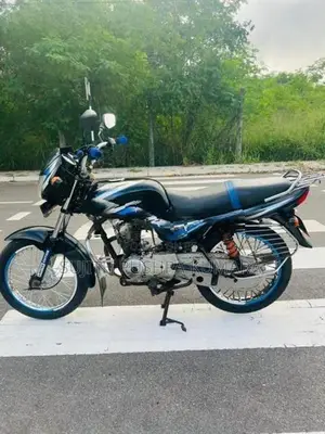 Bajaj CT100 2015