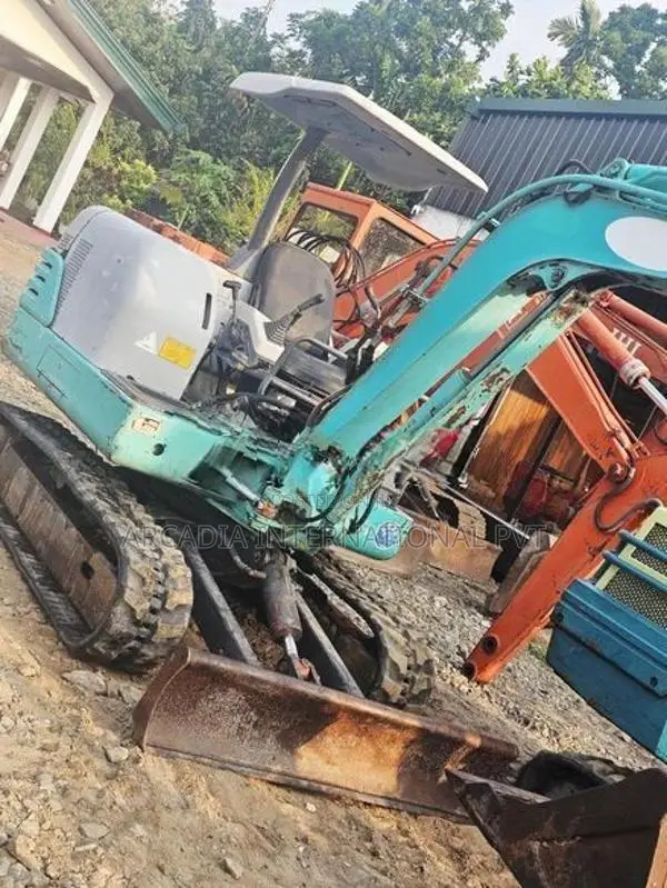 IHI 32J excavator