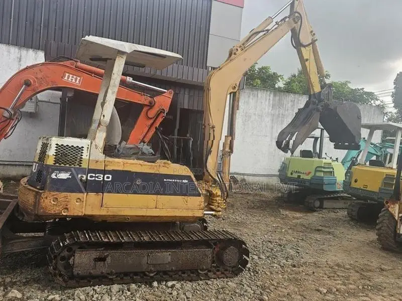 Komatsu PC30-6 Excavator