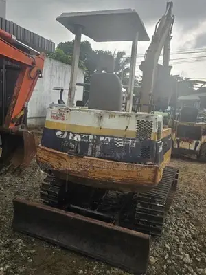 Komatsu PC30-6 Excavator