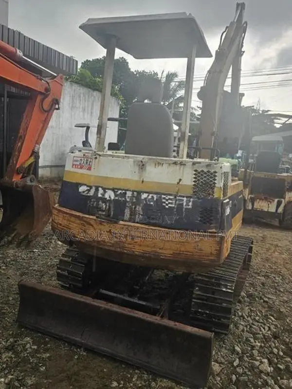 Komatsu PC30-6 Excavator