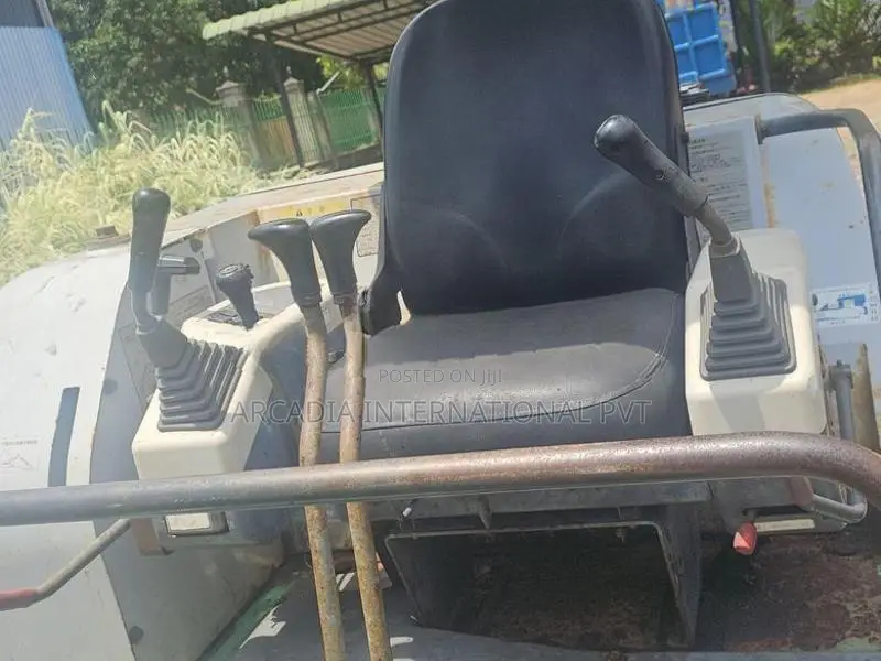 IHI 30J excavator