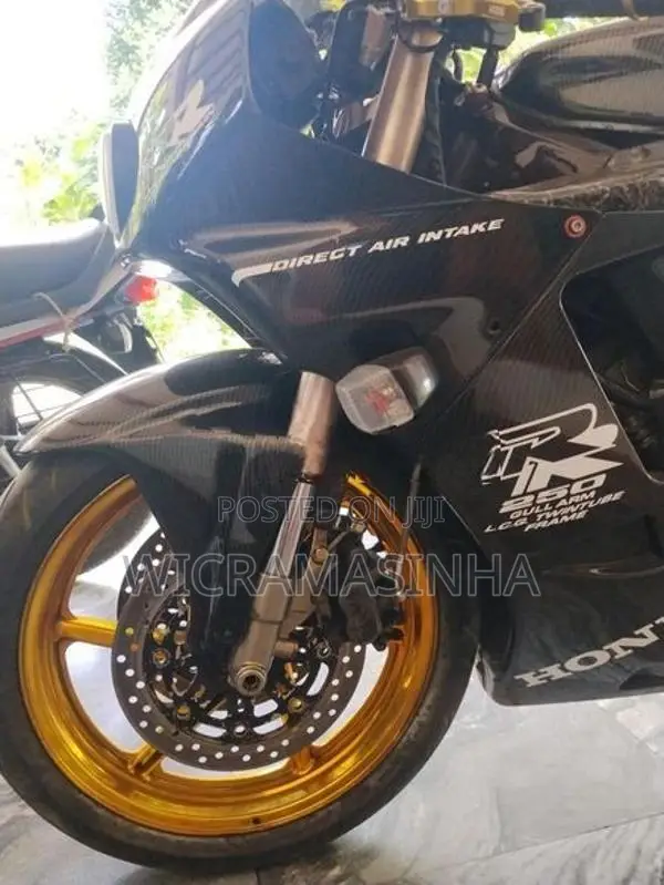 Honda CBR MC22 2010