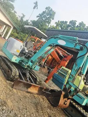 IHI 32J excavator