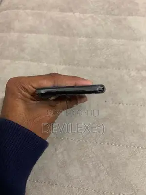 Apple iPhone X (Used)