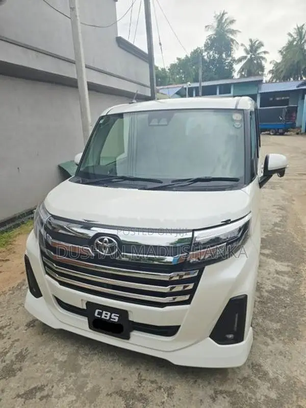 Toyota Roomy Custom GT 2025