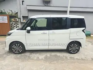 Toyota Roomy Custom GT 2025