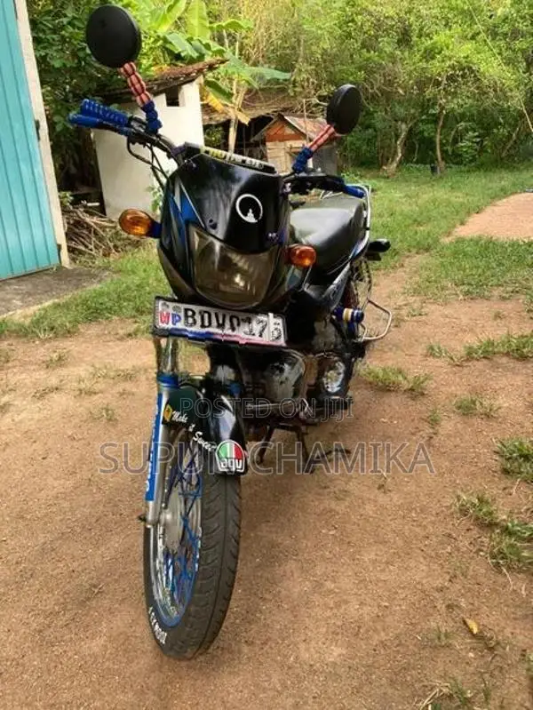Bajaj CT100 2016