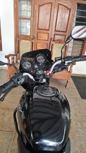 Bajaj Pulsar 150 2005