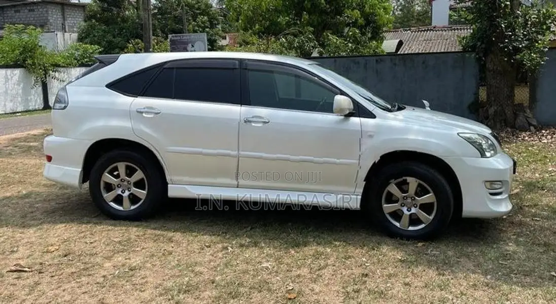 Toyota Harrier 2012