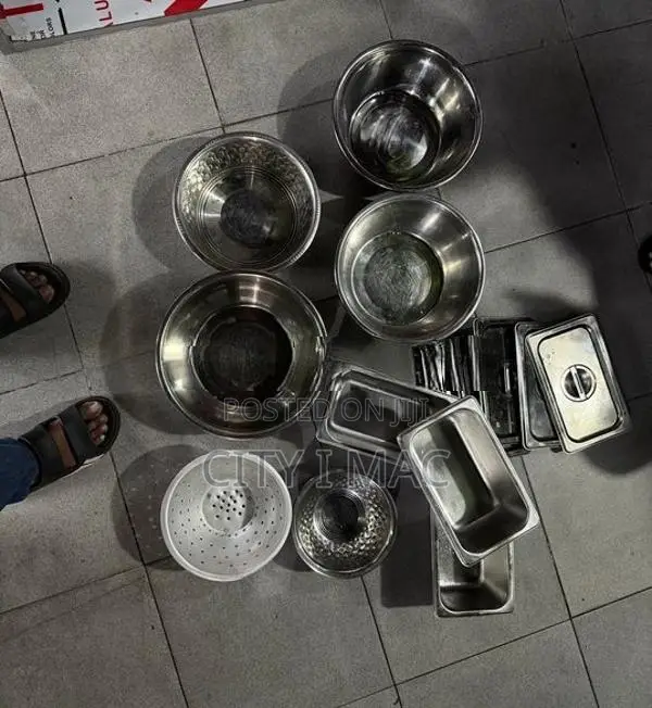 Container with Storage Set