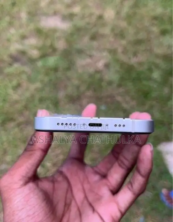 Apple iPhone 12 (Used)