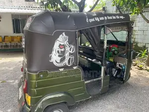 Bajaj RE 2015