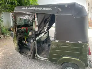 Bajaj RE 2015